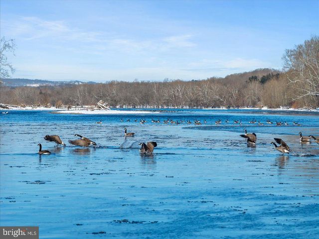 2 CEDAR LN, Erwinna, PA 18920