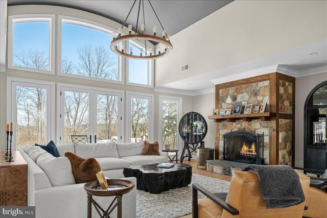 2 CEDAR LN, Erwinna, PA 18920