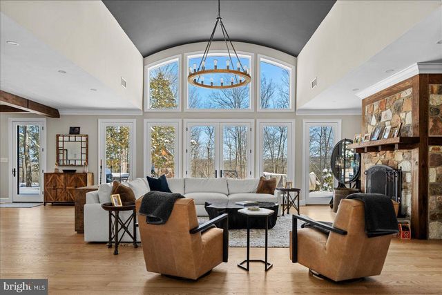 2 CEDAR LN, Erwinna, PA 18920