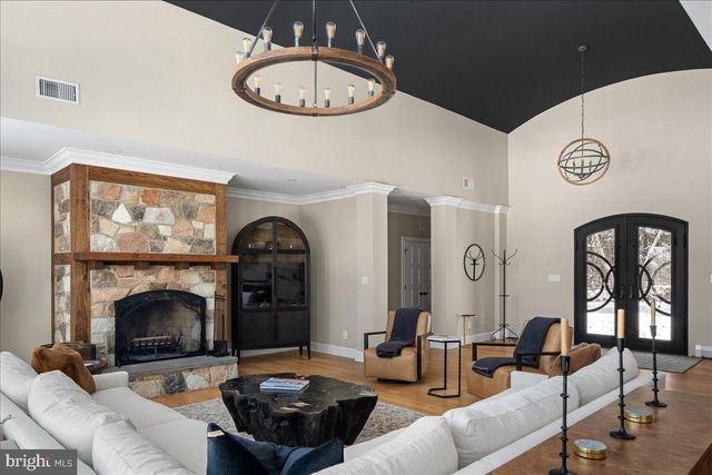 2 CEDAR LN, Erwinna, PA 18920