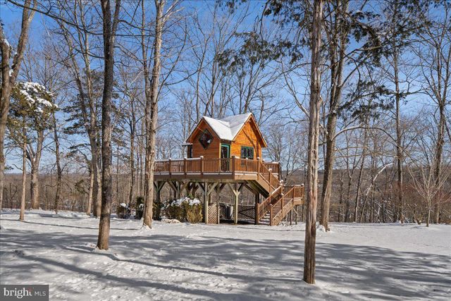 2 CEDAR LN, Erwinna, PA 18920