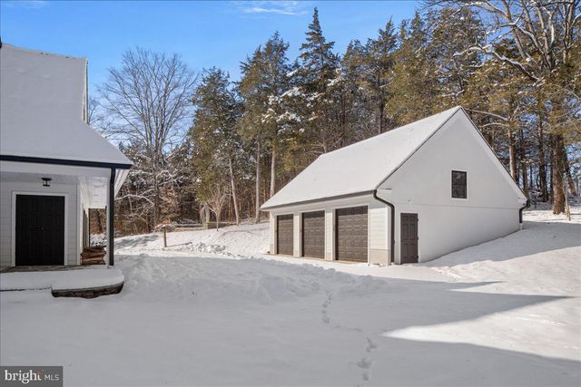 2 CEDAR LN, Erwinna, PA 18920