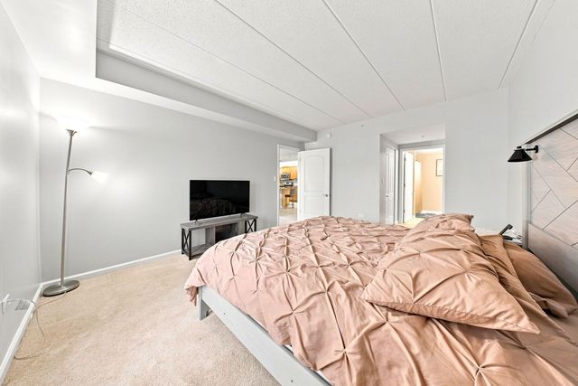 9400 S 79th Avenue 2E, Hickory Hills, IL 60457