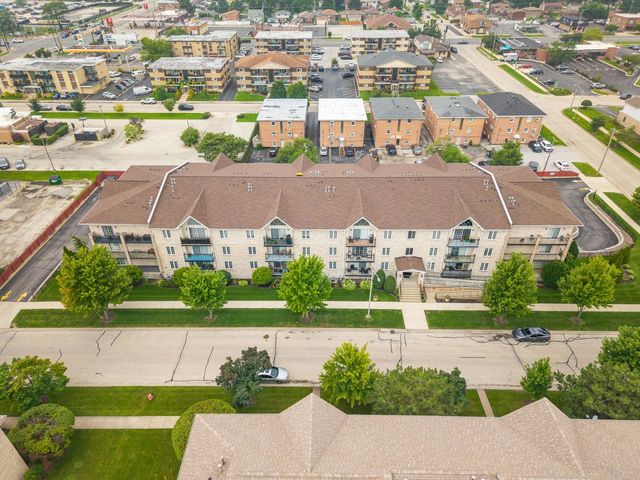 9400 S 79th Avenue 2E, Hickory Hills, IL 60457
