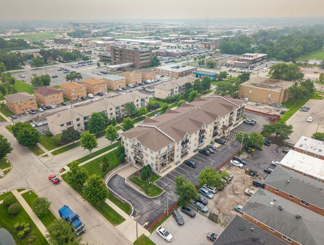 9400 S 79th Avenue 2E, Hickory Hills, IL 60457