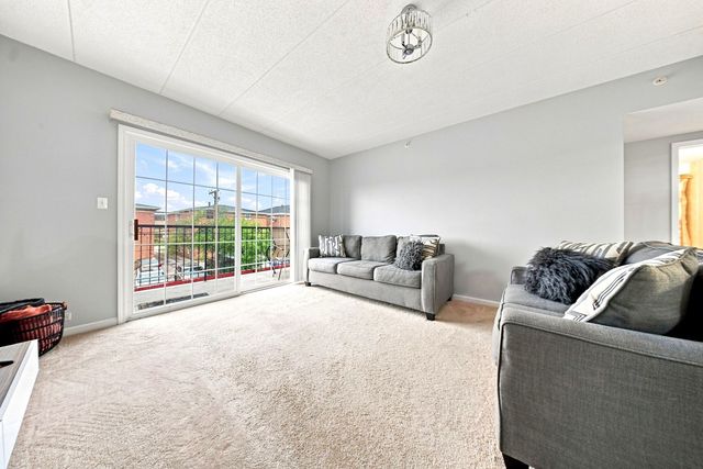 9400 S 79th Avenue 2E, Hickory Hills, IL 60457
