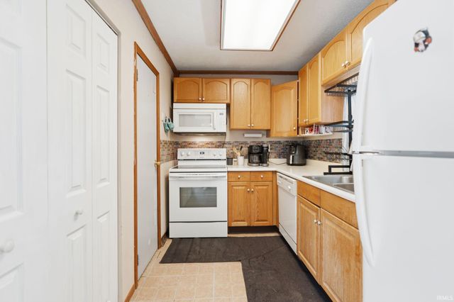 2429 Hazelwood Avenue, Fort Wayne, IN 46805