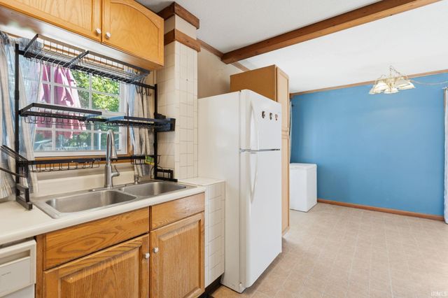 2429 Hazelwood Avenue, Fort Wayne, IN 46805