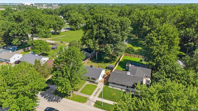 2429 Hazelwood Avenue, Fort Wayne, IN 46805
