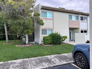 14359 Kendale Lakes Circle, Miami, FL 33183