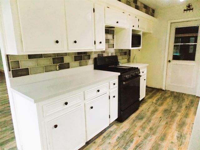 913 Marys Court, Friendswood, TX 77546