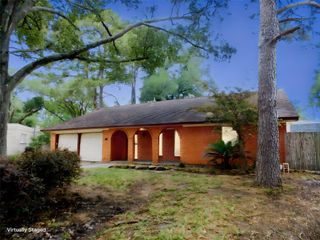 913 Marys Court, Friendswood, TX 77546