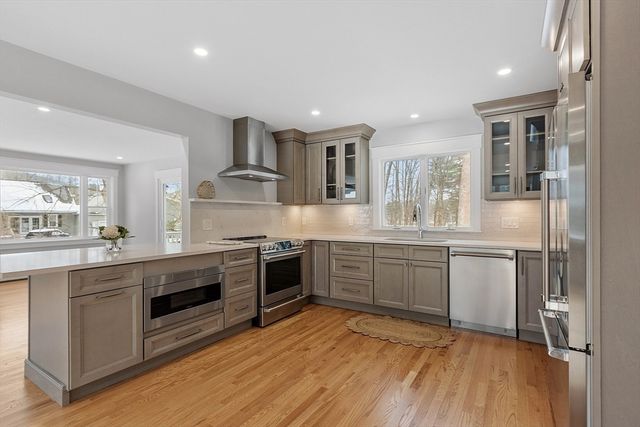 525 Lindell Ave, Leominster, MA 01453