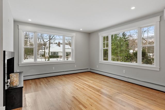 525 Lindell Ave, Leominster, MA 01453