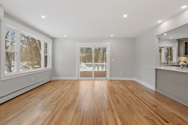 525 Lindell Ave, Leominster, MA 01453