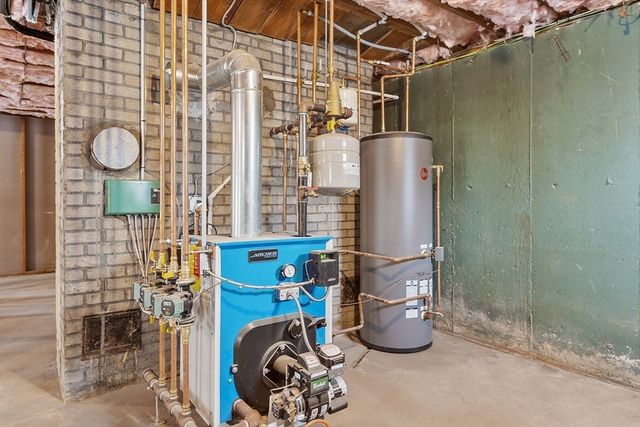 525 Lindell Ave, Leominster, MA 01453