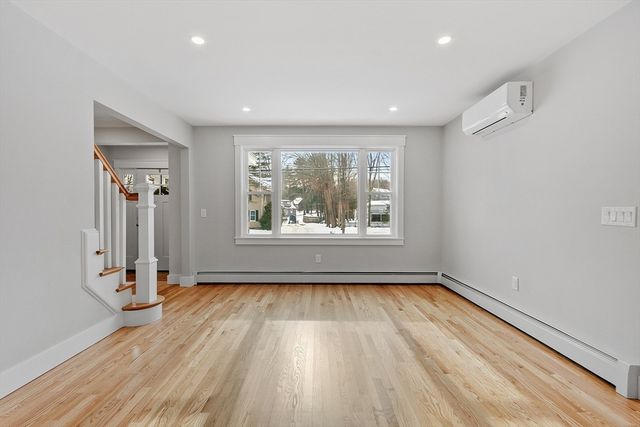 525 Lindell Ave, Leominster, MA 01453