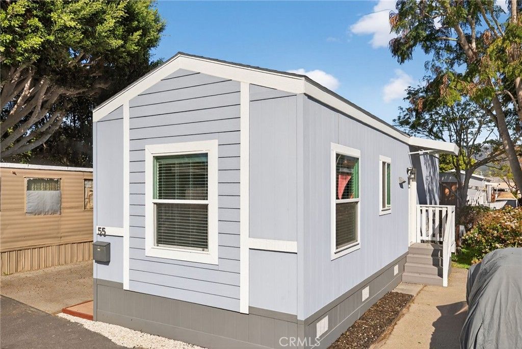 Image 4 of property listing at 520 Pine Avenue 55, Goleta, CA 93117