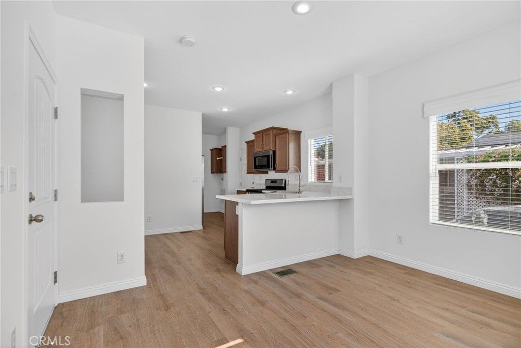 Image 9 of property listing at 520 Pine Avenue 55, Goleta, CA 93117