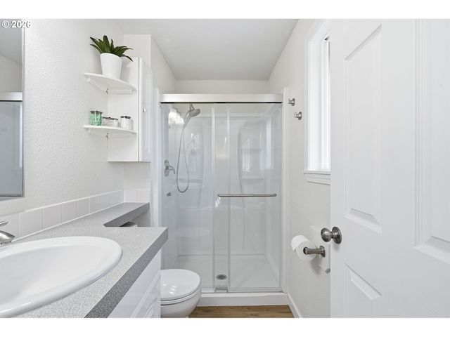 792 Se CEDAR St, Dundee, OR 97115