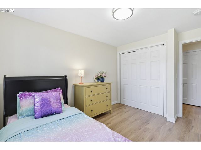 792 Se CEDAR St, Dundee, OR 97115