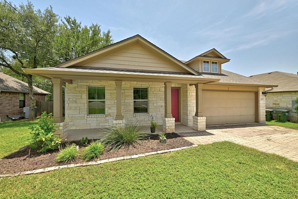 2215 Stonehaven, San Marcos, TX 78666