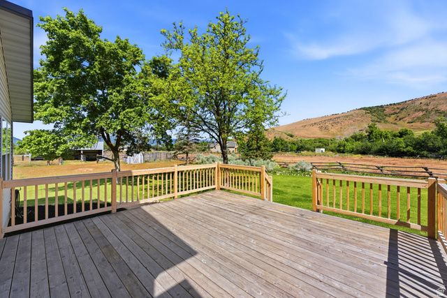 9664 E 400 S, Huntsville, UT 84317