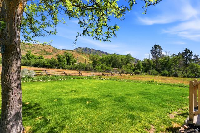 9664 E 400 S, Huntsville, UT 84317