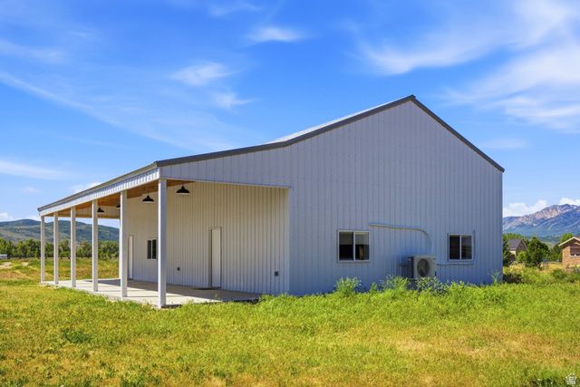 9664 E 400 S, Huntsville, UT 84317