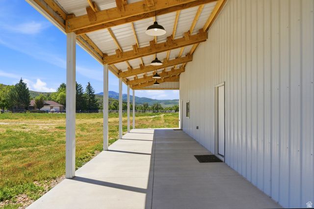 9664 E 400 S, Huntsville, UT 84317