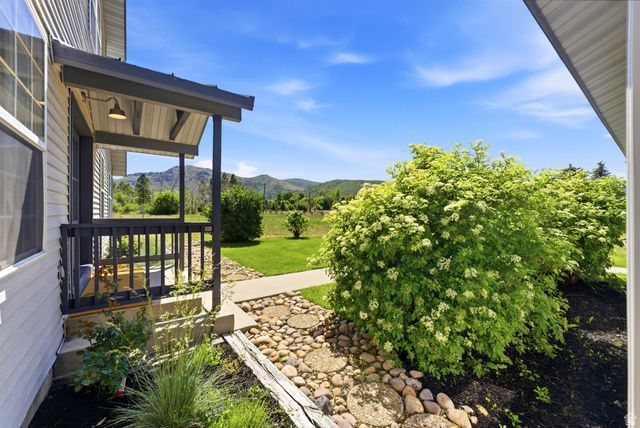 9664 E 400 S, Huntsville, UT 84317