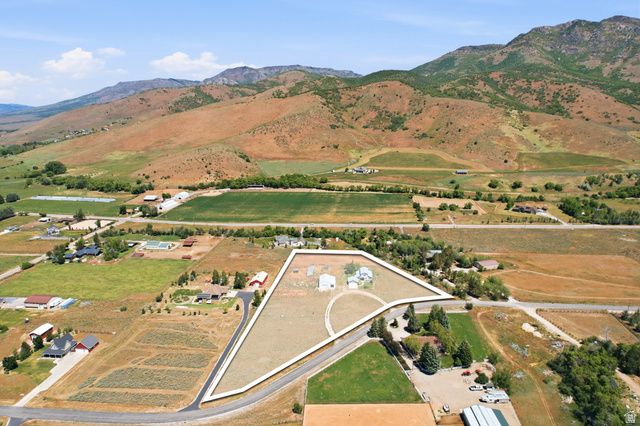 9664 E 400 S, Huntsville, UT 84317