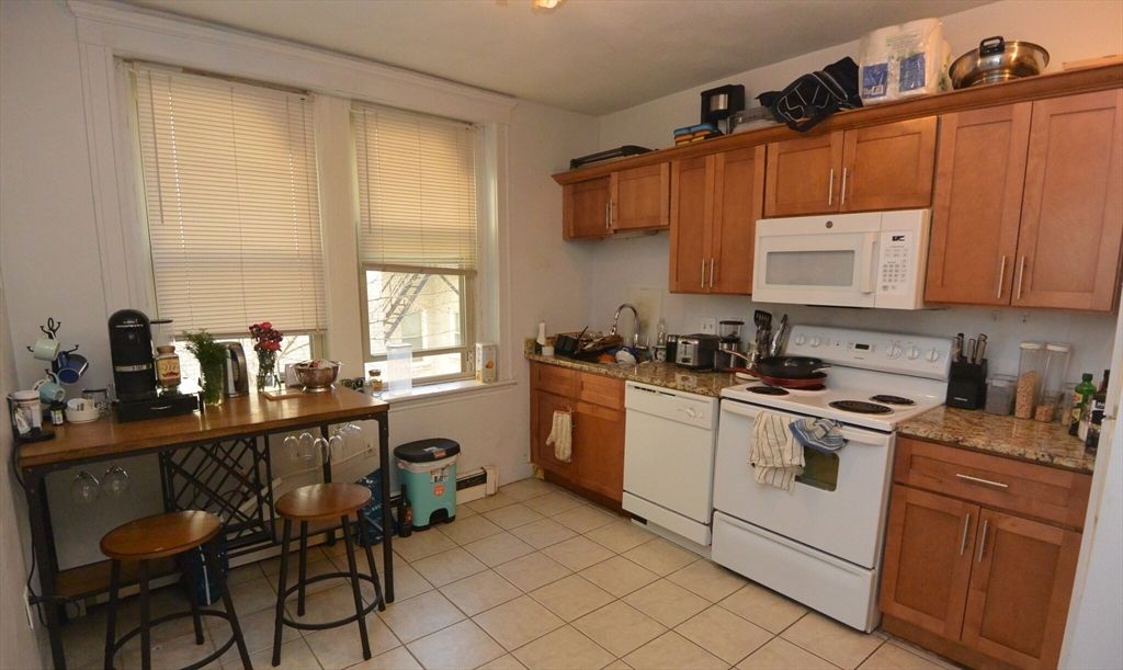 24 Ransom Rd 6, Boston, MA 02135