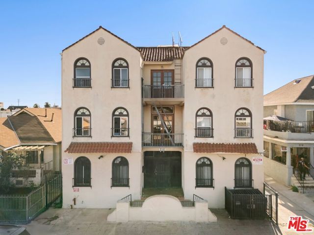 210 W 43rd Place, Los Angeles, CA 90037