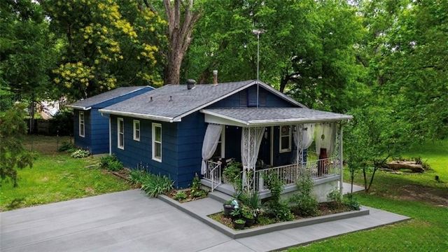 111 N Oxford Avenue, Independence, MO 64053
