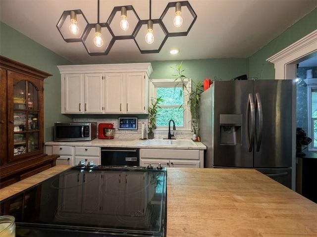111 N Oxford Avenue, Independence, MO 64053