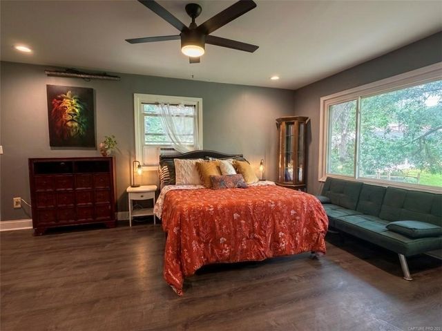 111 N Oxford Avenue, Independence, MO 64053