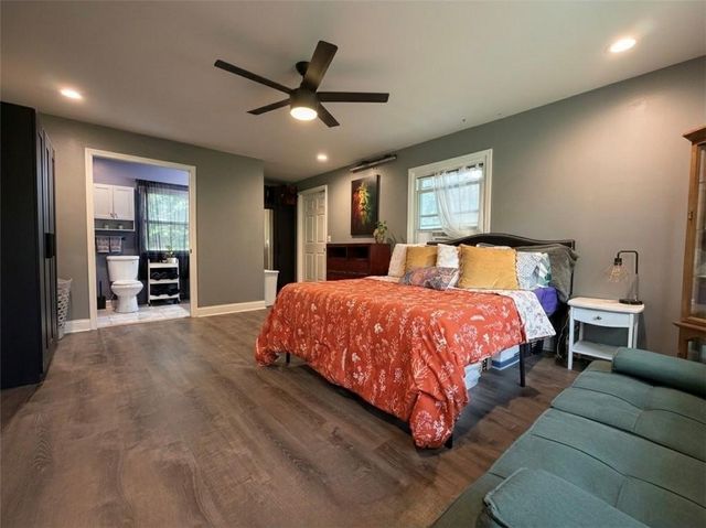 111 N Oxford Avenue, Independence, MO 64053