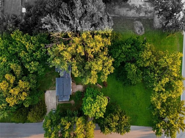 111 N Oxford Avenue, Independence, MO 64053