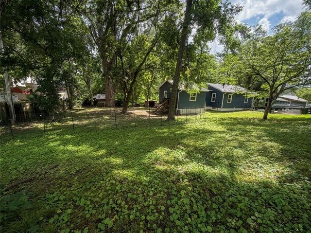 111 N Oxford Avenue, Independence, MO 64053