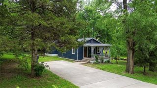 111 N Oxford Avenue, Independence, MO 64053