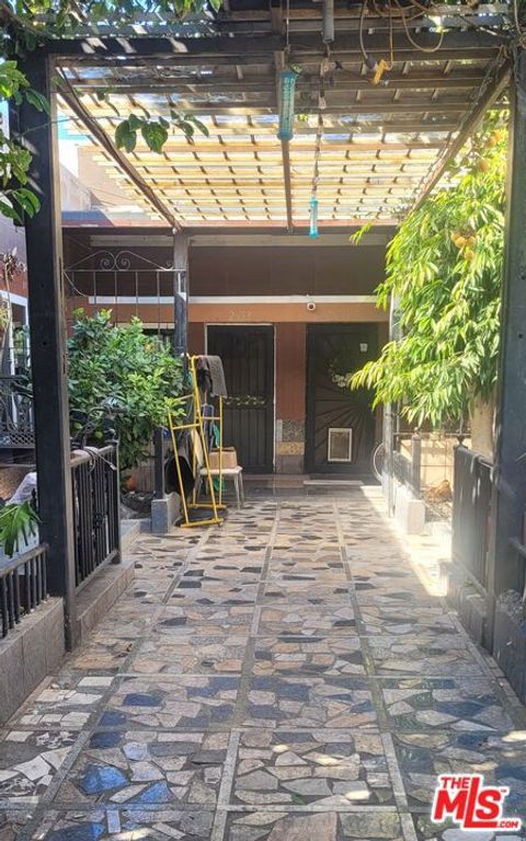 2949 S Harcourt Avenue, Los Angeles, CA 90016 — photo 2