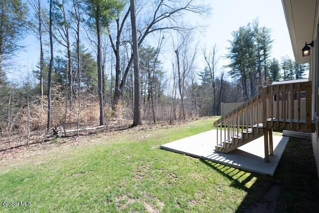 17 Canterbury Lane, Bethlehem, NY 12054