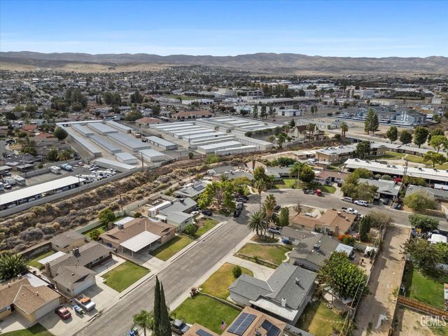 217 Suzanne Lane, Taft, CA 93268