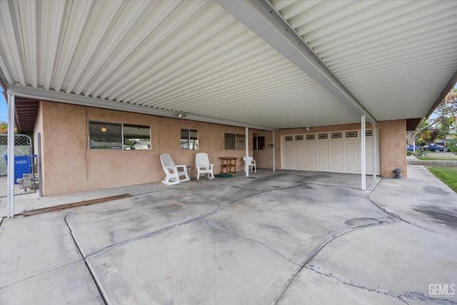 217 Suzanne Lane, Taft, CA 93268