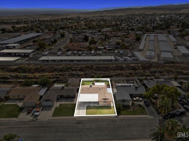 217 Suzanne Lane, Taft, CA 93268