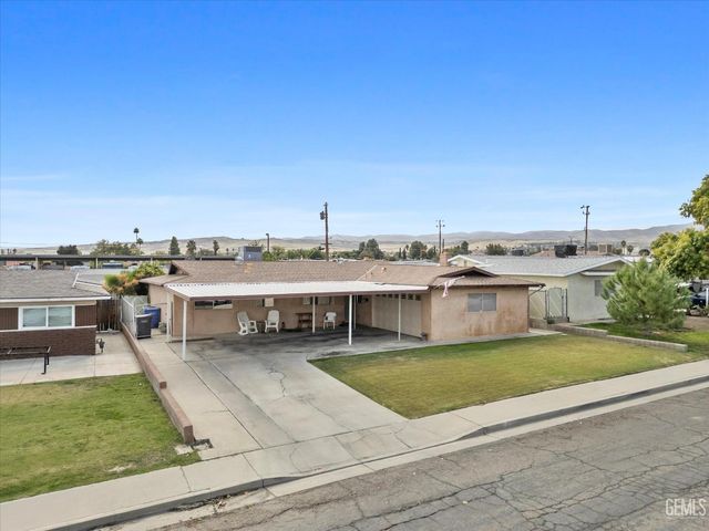 217 Suzanne Lane, Taft, CA 93268
