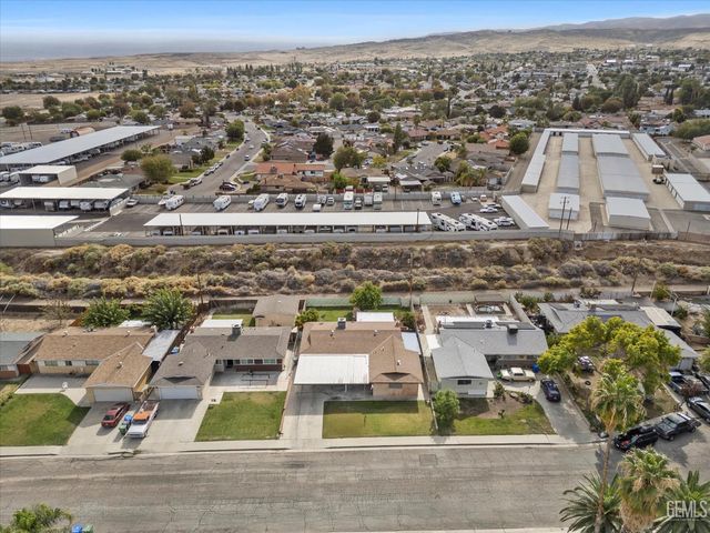 217 Suzanne Lane, Taft, CA 93268