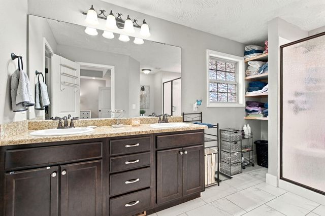1807 E Costa Mesa Court, Ozark, MO 65721