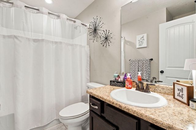1807 E Costa Mesa Court, Ozark, MO 65721